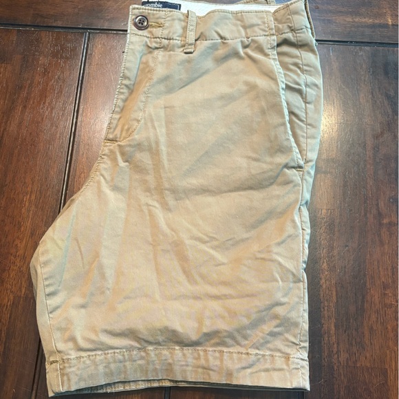 Abercrombie & Fitch Khaki Casual Shorts, size 26 - Picture 2 of 8